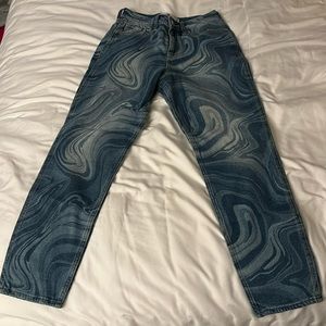 Curvy High-Rise Mom Jeans